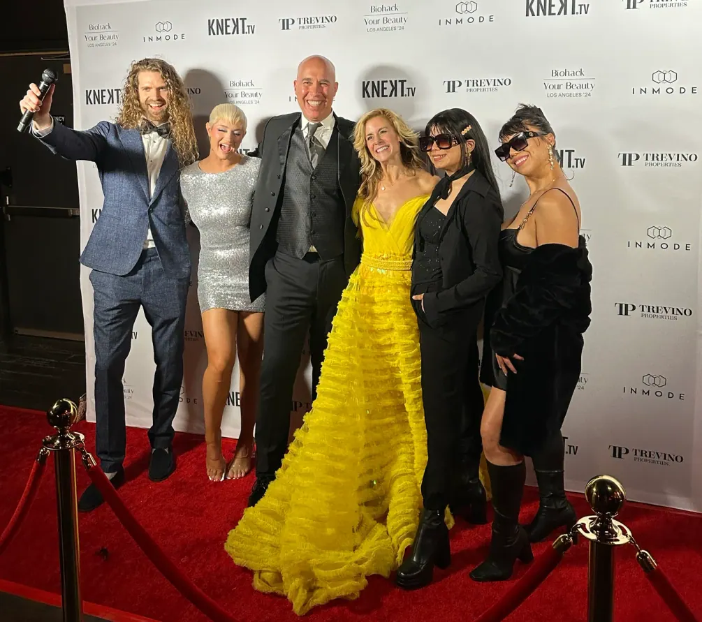 Elias Arjan at a KNEKT TV red carpet event